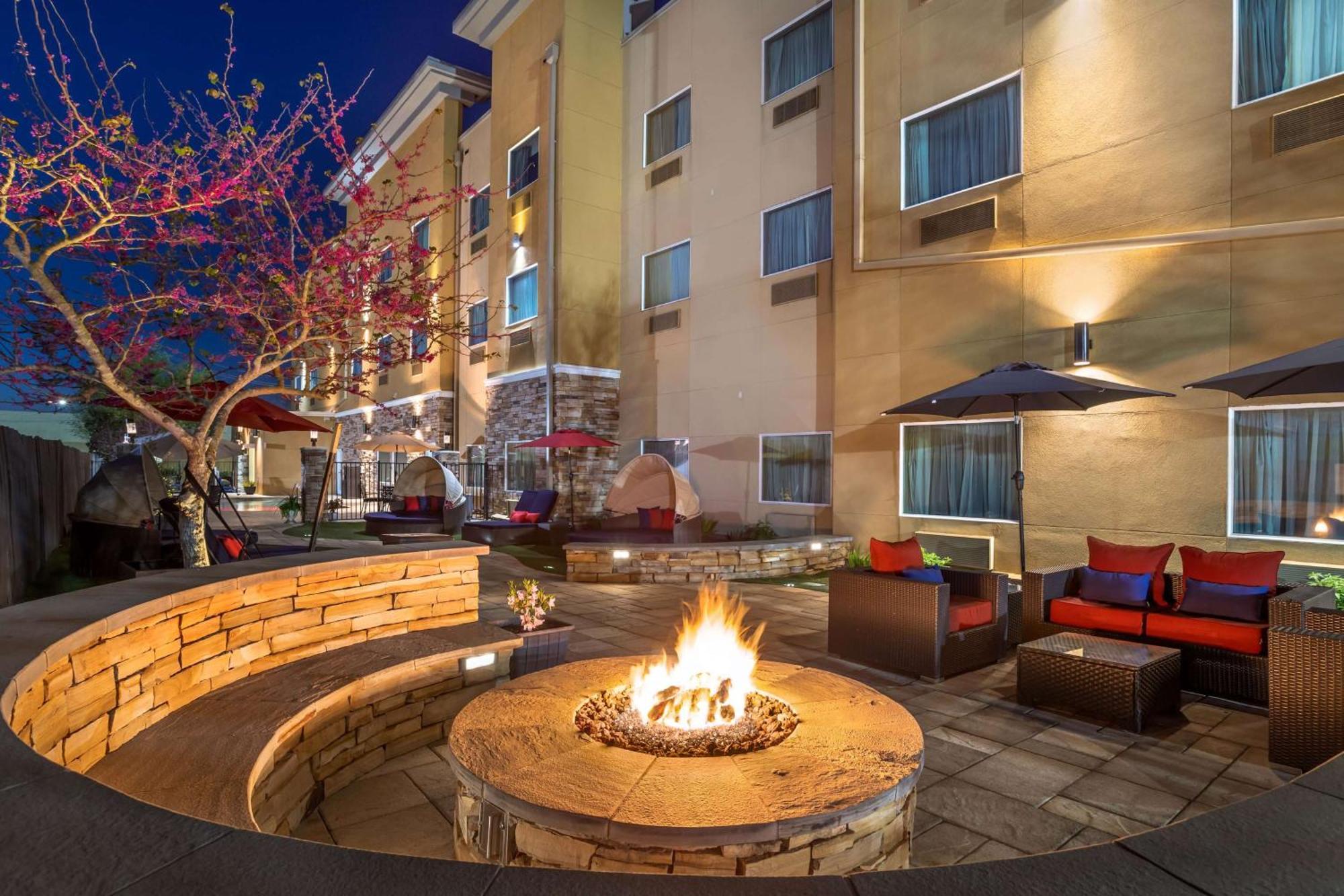 Best Western Plus Lake Jackson Inn&Suites Exterior foto